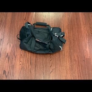 BLACK ADIDAS SPORTS BAG